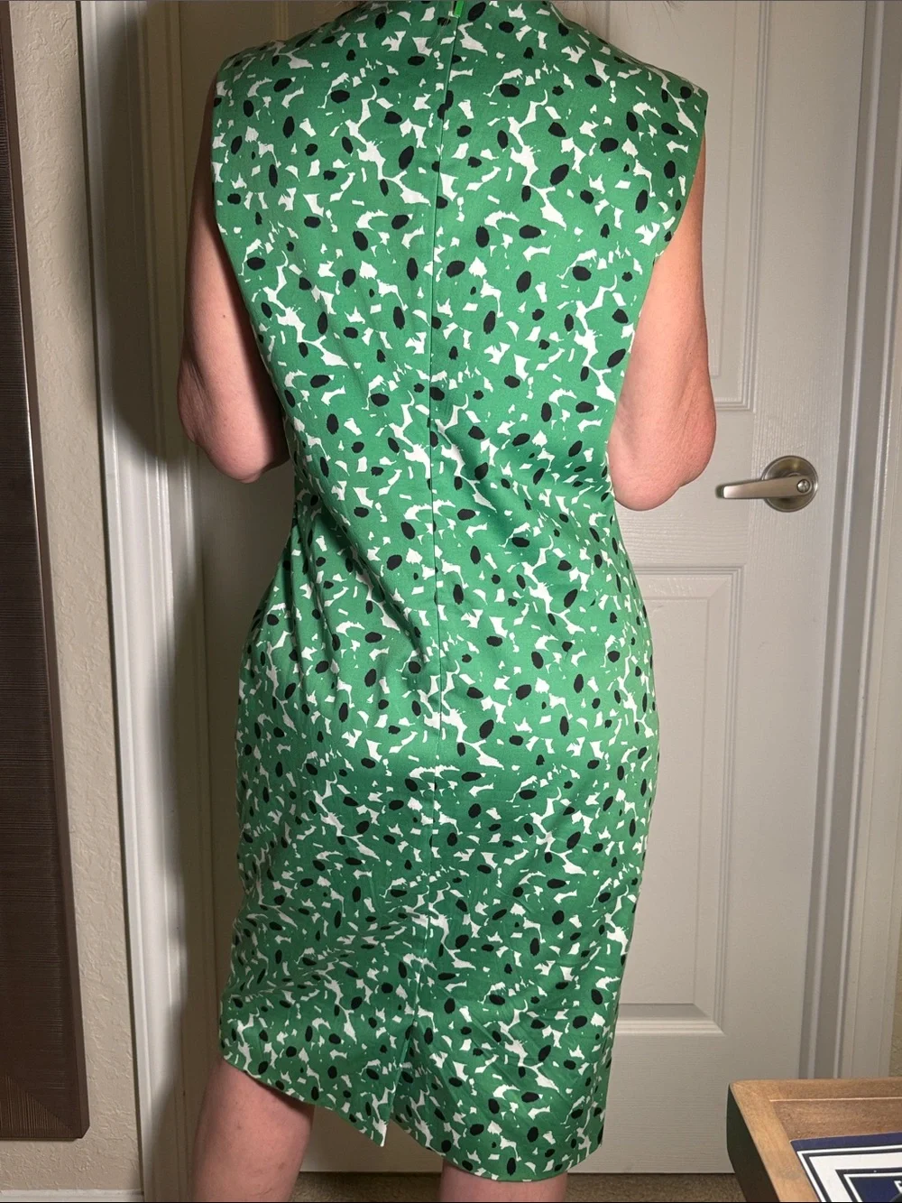 HUGO BOSS GREEN ABSTRACT PRINT MIDI DRESS US 8 SHEATH